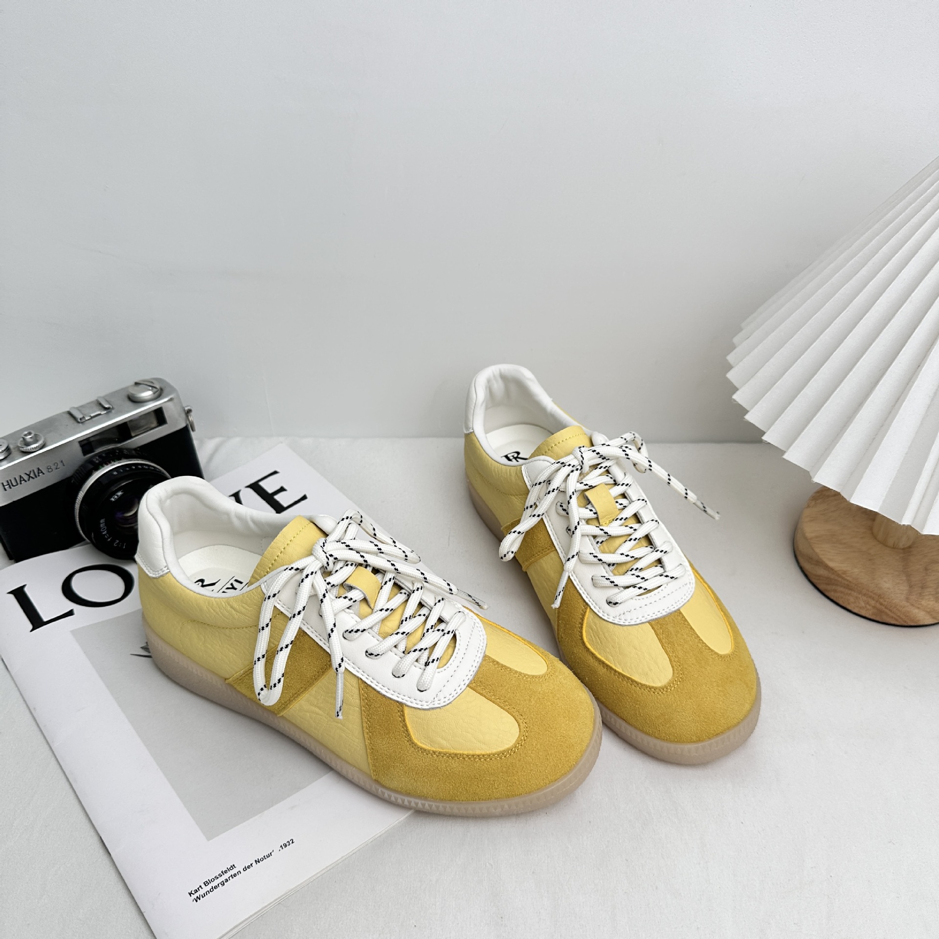 Plantillas de látex XY-A397/zapatos de entrenamiento alemán para mujer 2025 zapatos de satén de verano para mujer