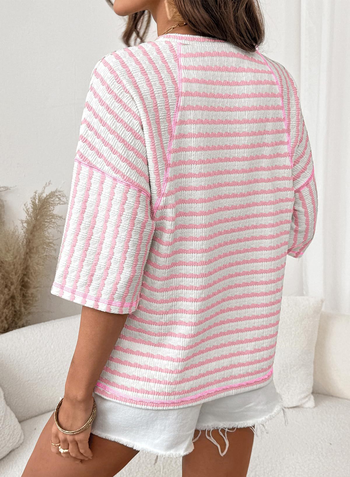 Dam t-shirt randig med rund hals och andningsbart material_voghion.com