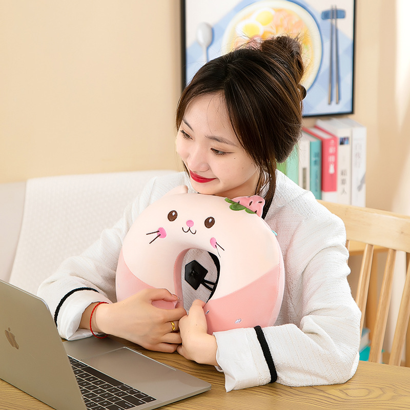Algodón de memoria transfronteriza almohada de bordado de dibujos animados en forma de U rebote de algodón para el hogar puede establecer logotipo almohada de siesta para viajar en coche
