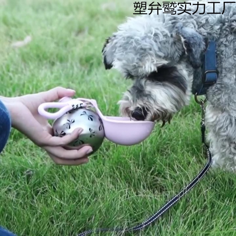 Nuevo tipo transfronterizo de mascotas de acero inoxidable hervidor de agua para perros y gatos para beber agua al aire libre para pasear perros integral plegable taza de agua portátil