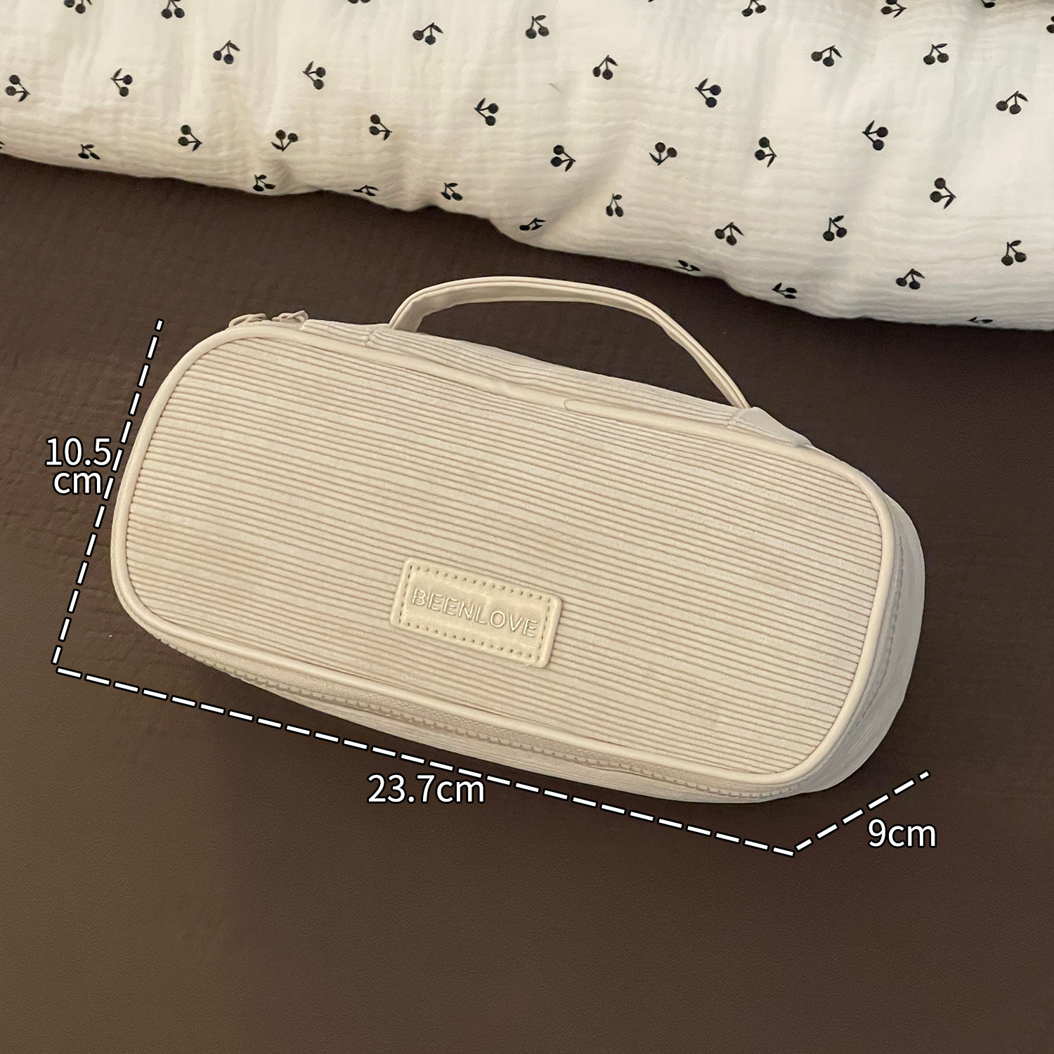 Bolsa de maquillaje minimalista beige