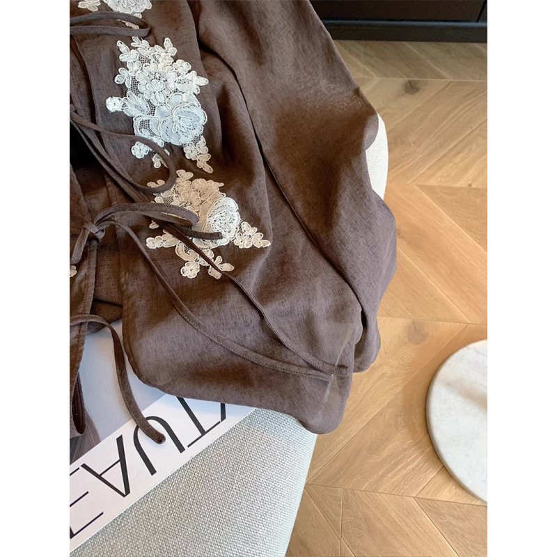 美式复古蕾丝刺绣系带领衬衫女秋季高级感宽松百搭喇叭袖上衣潮|undefined