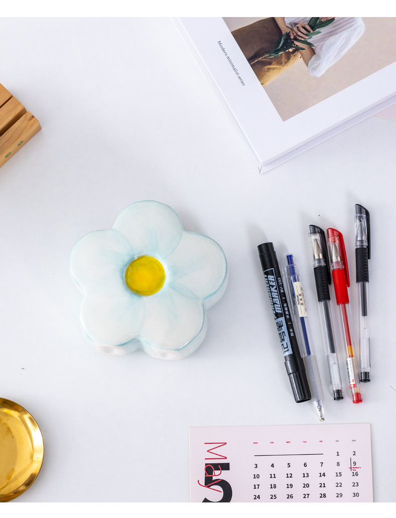 Holiday, Daily Occasion White Porcelain Material Flower Pattern Cute, Pastoral Style Cute Pastoral Flower White Porcelain Ornaments Artificial Decorations