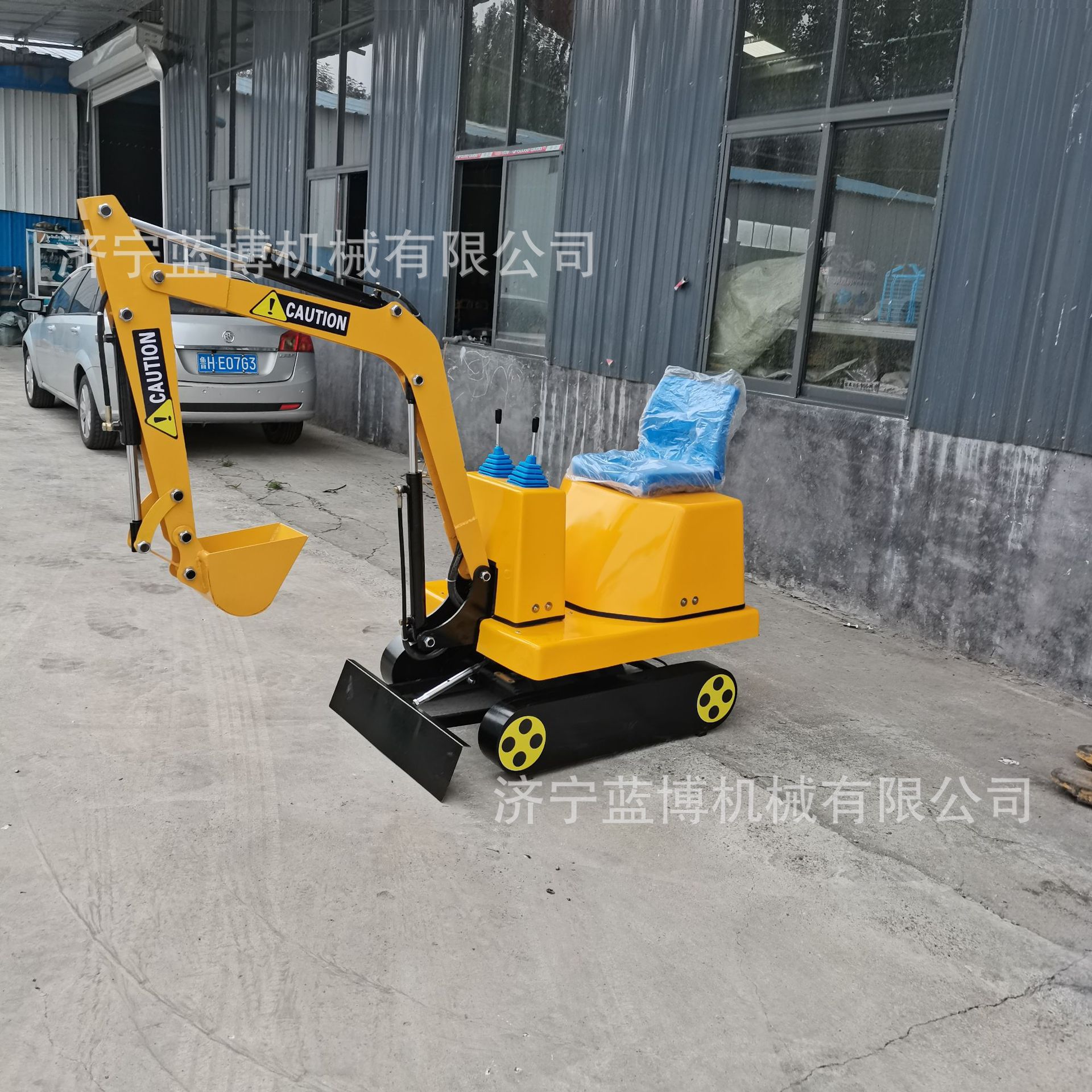 游乐场玩具挖掘机儿童用用多功能挖机自动遥控挖沙挖海洋球挖土机