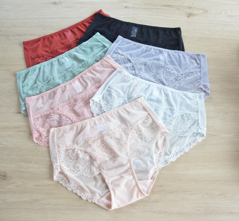 S802 New Long-Term Lace Mesh Breathable and Comfortable Mid-High Waist Triangle Women's Underwear Available in Large Sizes S802 New Long-Term Lace Mesh Breathable and Comfortable Mid-High Waist Triangle Women's Underwear Available in Large Sizes