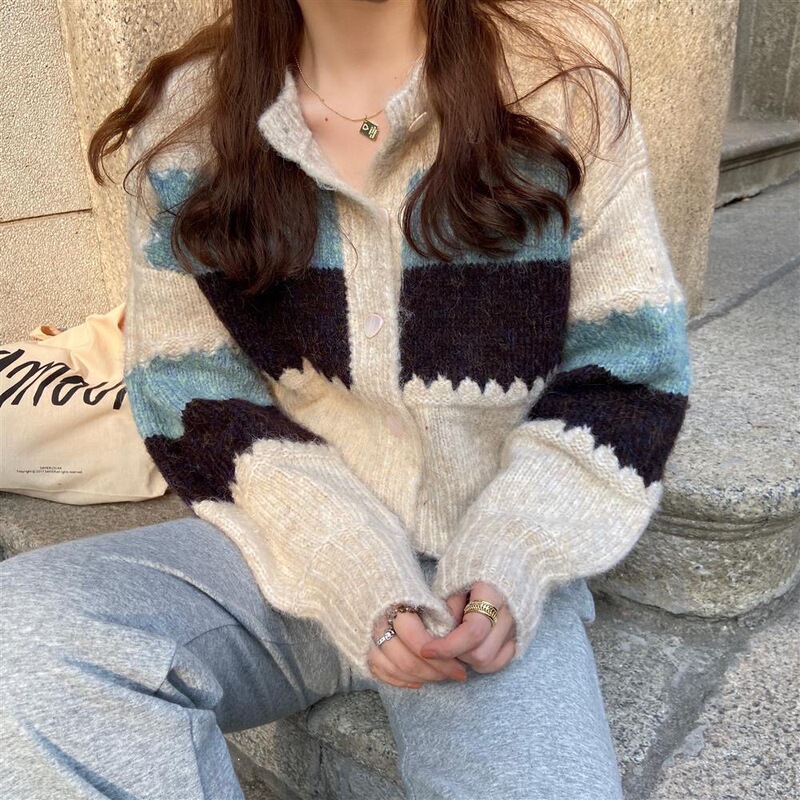 Korean Retro Contrast Color Sweater Jacket Women's Autumn and Winter New Round Neck Fashion Splicing Short Soft Waxy Knitted Cardigan