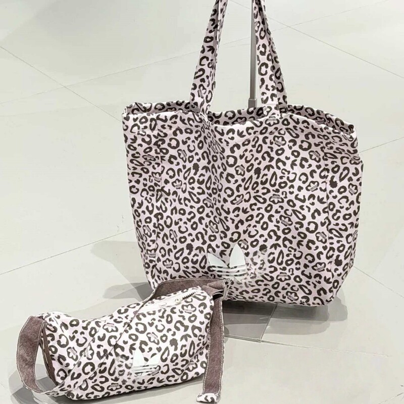 Adidas Originals Leopard Print 2026 New Versatile Trendy Canvas Bag Underarm Bag Fashionable Shoulder Crossbody Bag Adidas Originals Leopard Print 2026 New Versatile Trendy Canvas Bag Underarm Bag Fashionable Shoulder Crossbody Bag