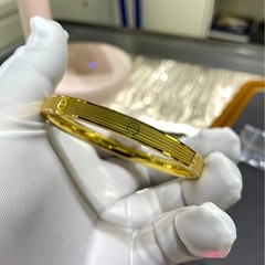 卡家纹手镯时尚风潮沙金饰品轻奢风女款小众设计闭口手环2025新款