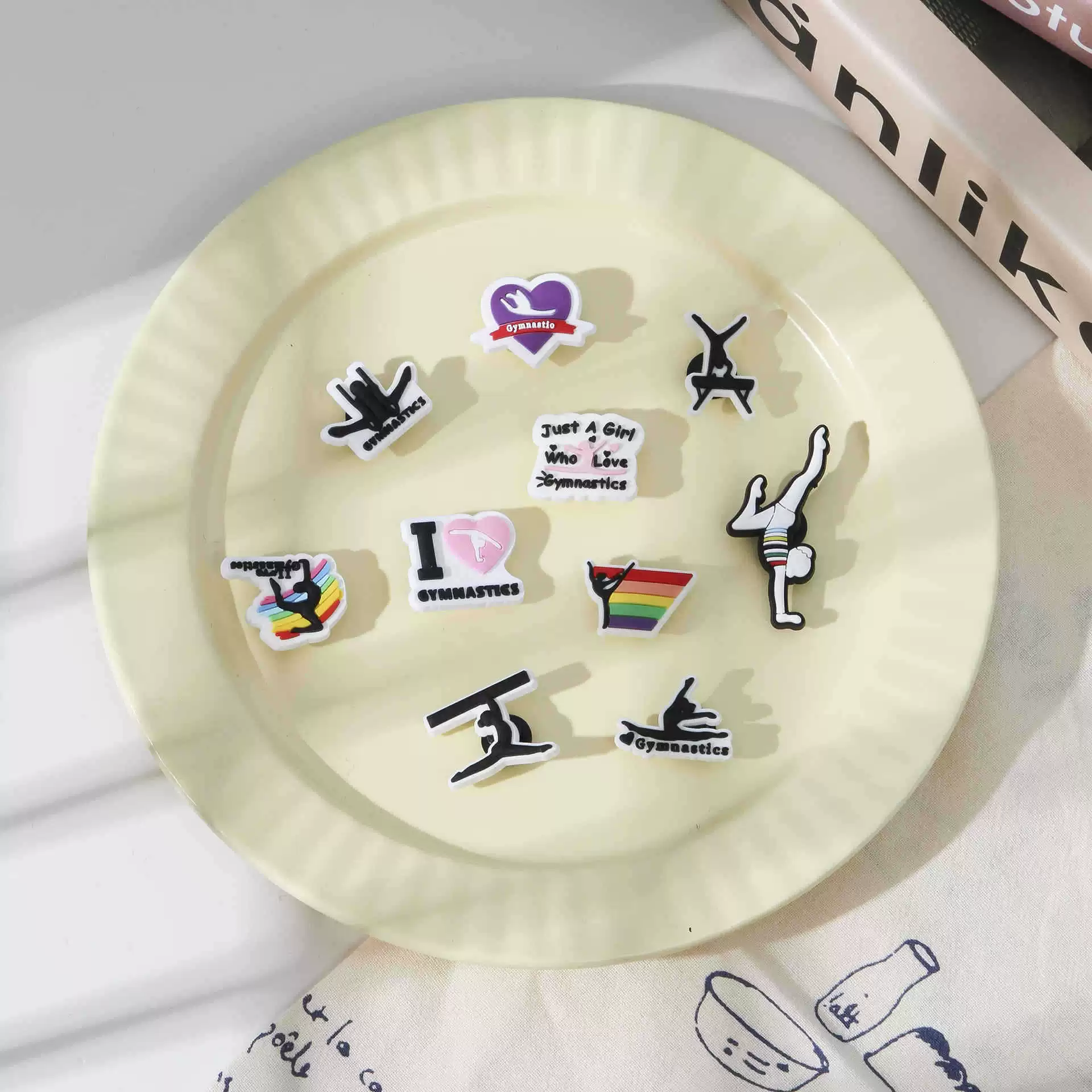 Аксессуары для обуви Dongdong Оптовая продажа высокого уровня чувство женщины бесплатно с обувью цветок мультфильм милая обувь пряжка съемная новая трансграничная