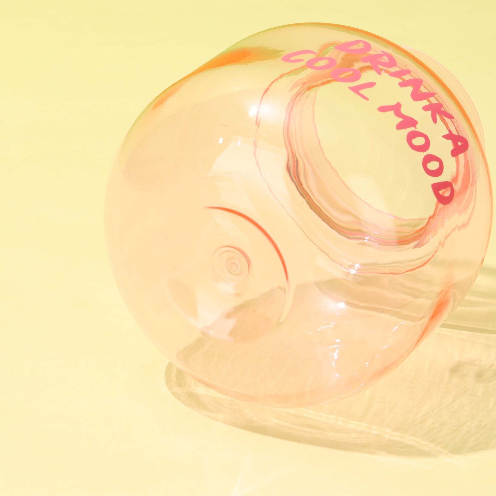 Verano nuevo tipo de taza de agua de alta capacidad doble taza de paja de mujer taza de plástico anti-caída taza portátil