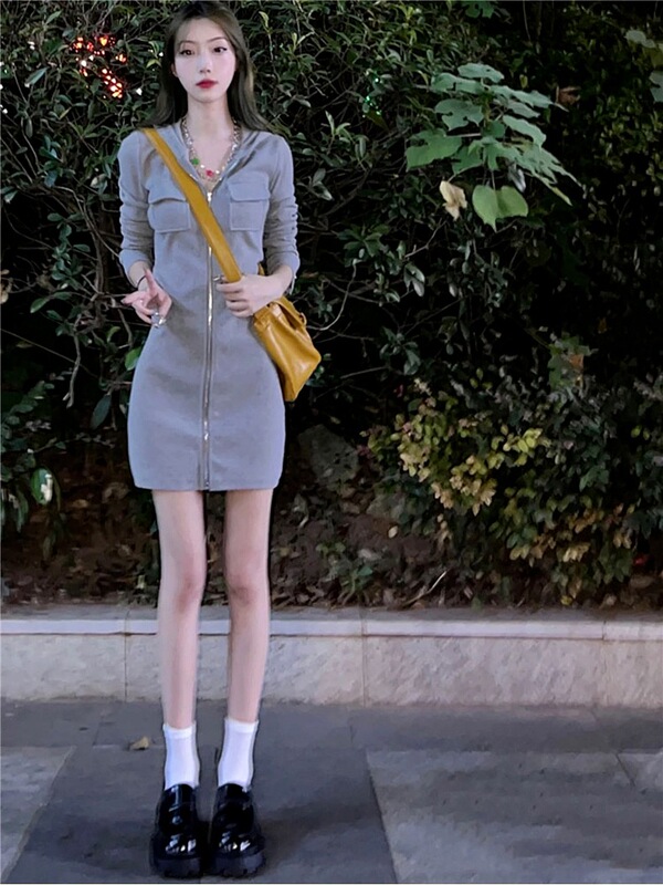 法式气质长袖连帽卫衣连衣裙子春秋季2025新款女装纯欲御姐包臀裙|undefined