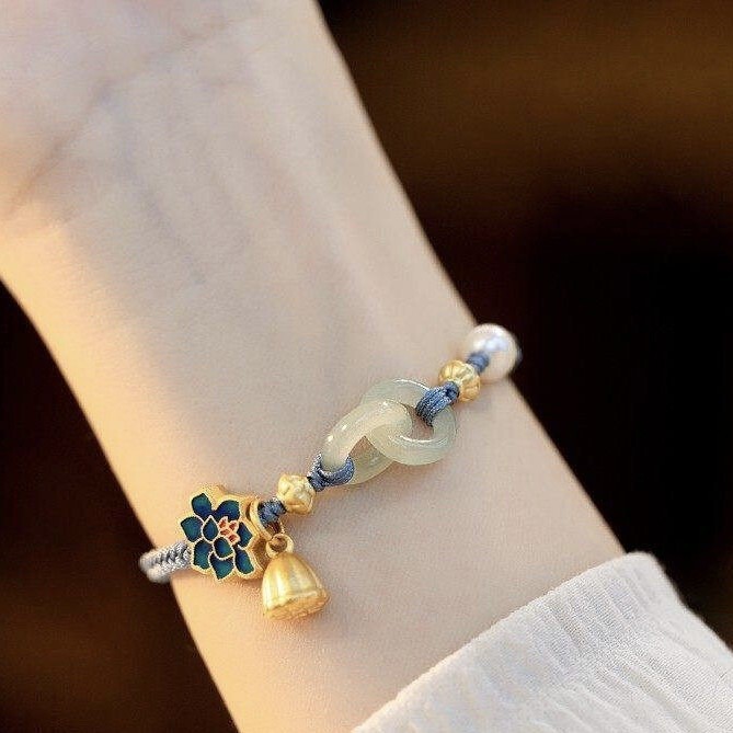 British Designer Interlocking Hetian Jade Peace Buckle Niche Luxury Pearl Bracelet