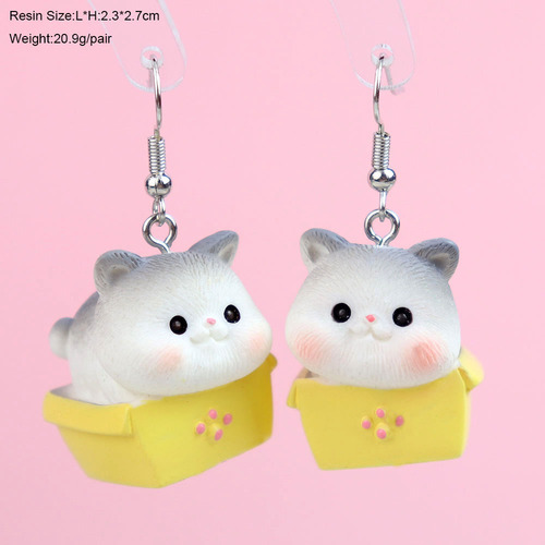 Japanese and Korean fun simulation three-dimensional cute little bear and kitten earrings creative childlike girl heart ear hook earrings