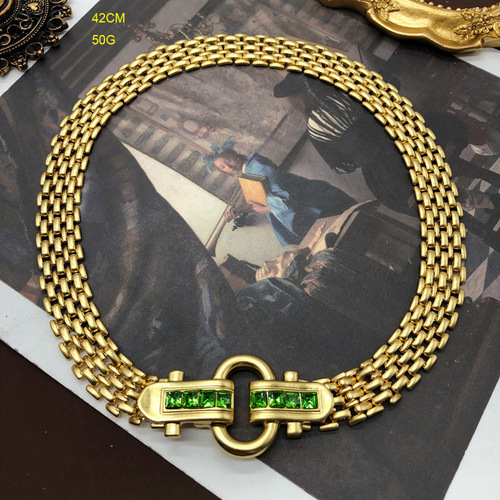 Western medieval diamond-encrusted heavy-duty horseshoe buckle wide chain geometric shape bracelet clavicle chain high-end design jewelry