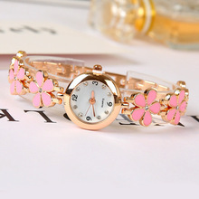 外贸女士休闲时尚四叶草五叶花朵手链手表可爱精致小巧女生饰品表