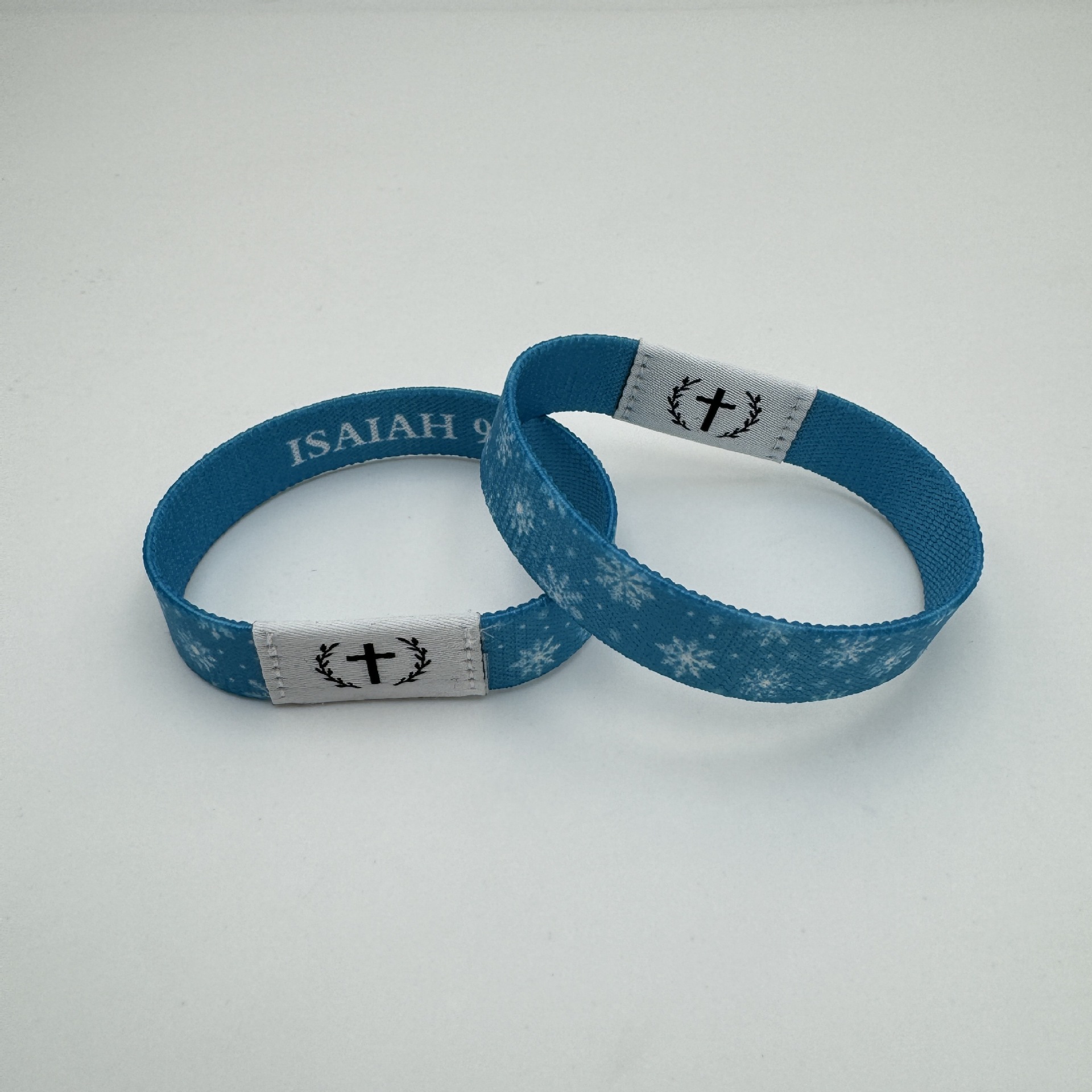 【눈송이가 펄럭인다】