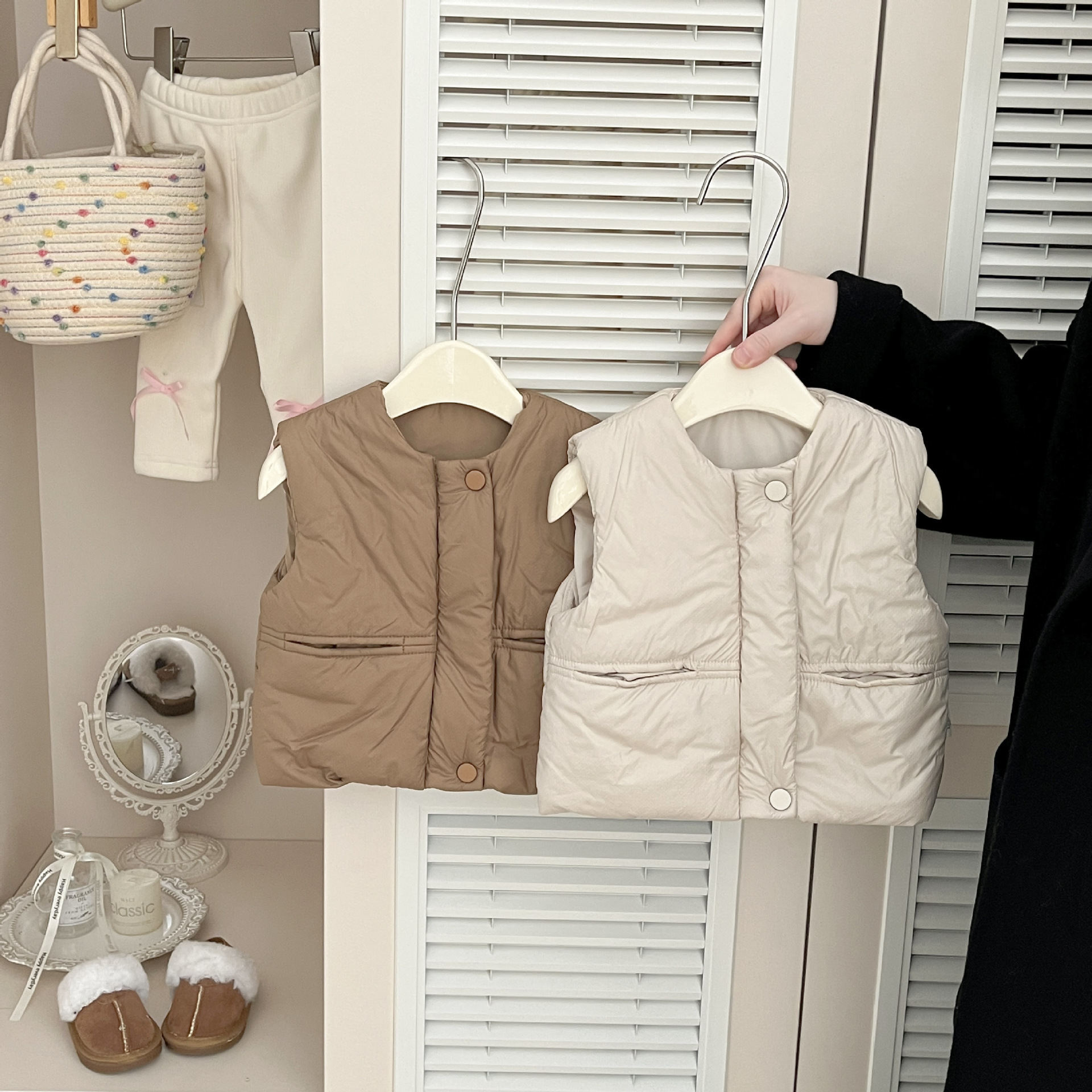 Chaleco de algodón coreano para niñas otoño y invierno para bebés más gruesos chaleco de bebé chaleco de moda caliente camisa de hombro