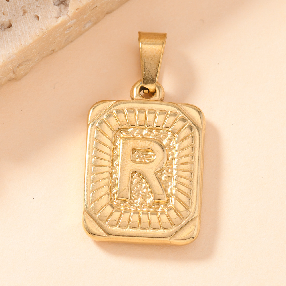 Colgante único europeo y americano estilo explosivo colgante de acero inoxidable fundición marca cuadrada 26 letras inglesas collar colgante accesorios de bricolaje