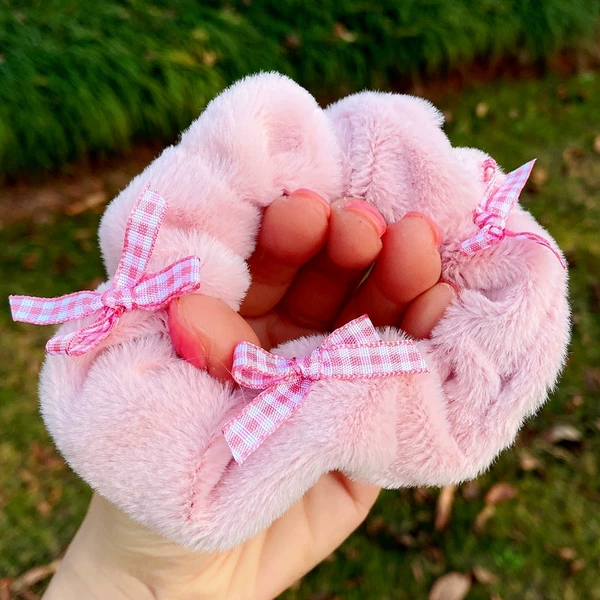 With bow, fuchsia