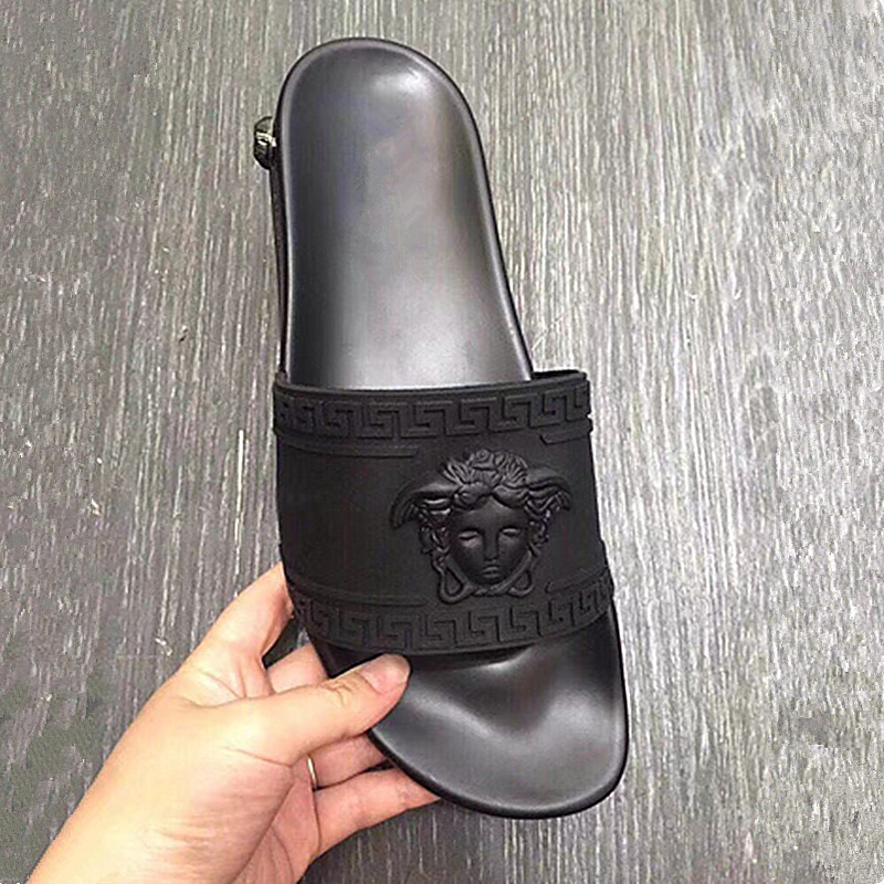 Medusa Head 2024 New Cross-border Wholesale Fashion Shops Casual Outer Wear Men's and Women's Beach Slippers