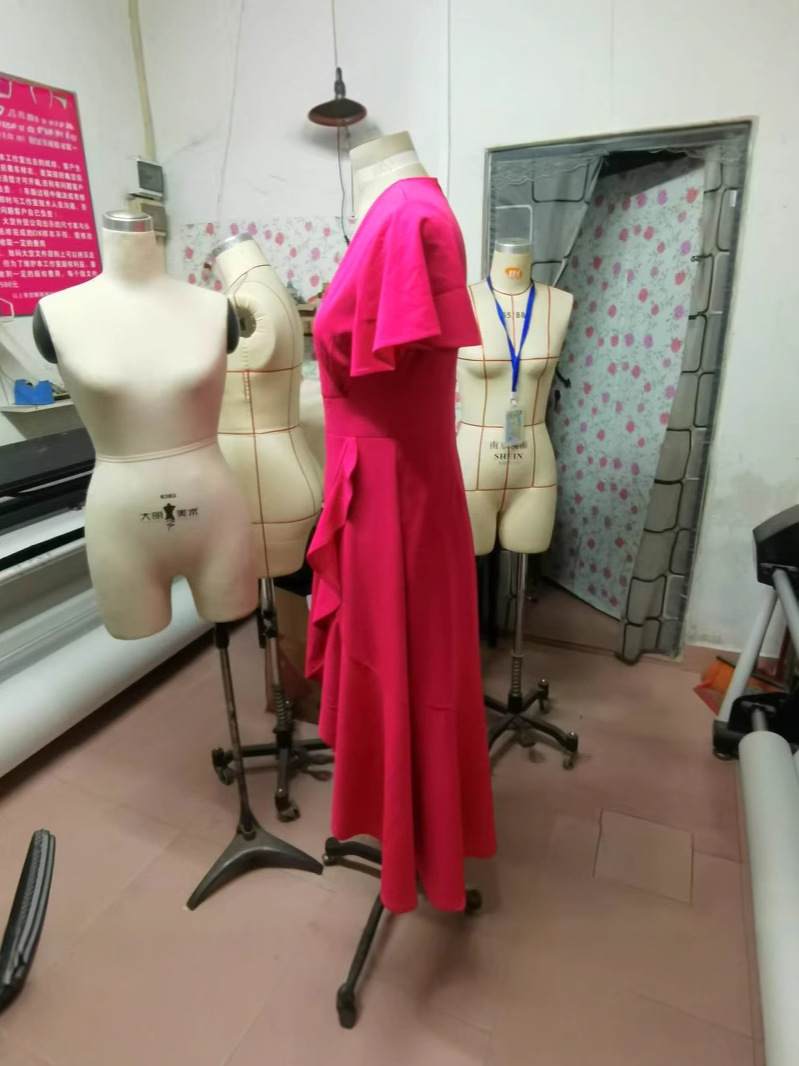 Elegant dress, V-neckline 3