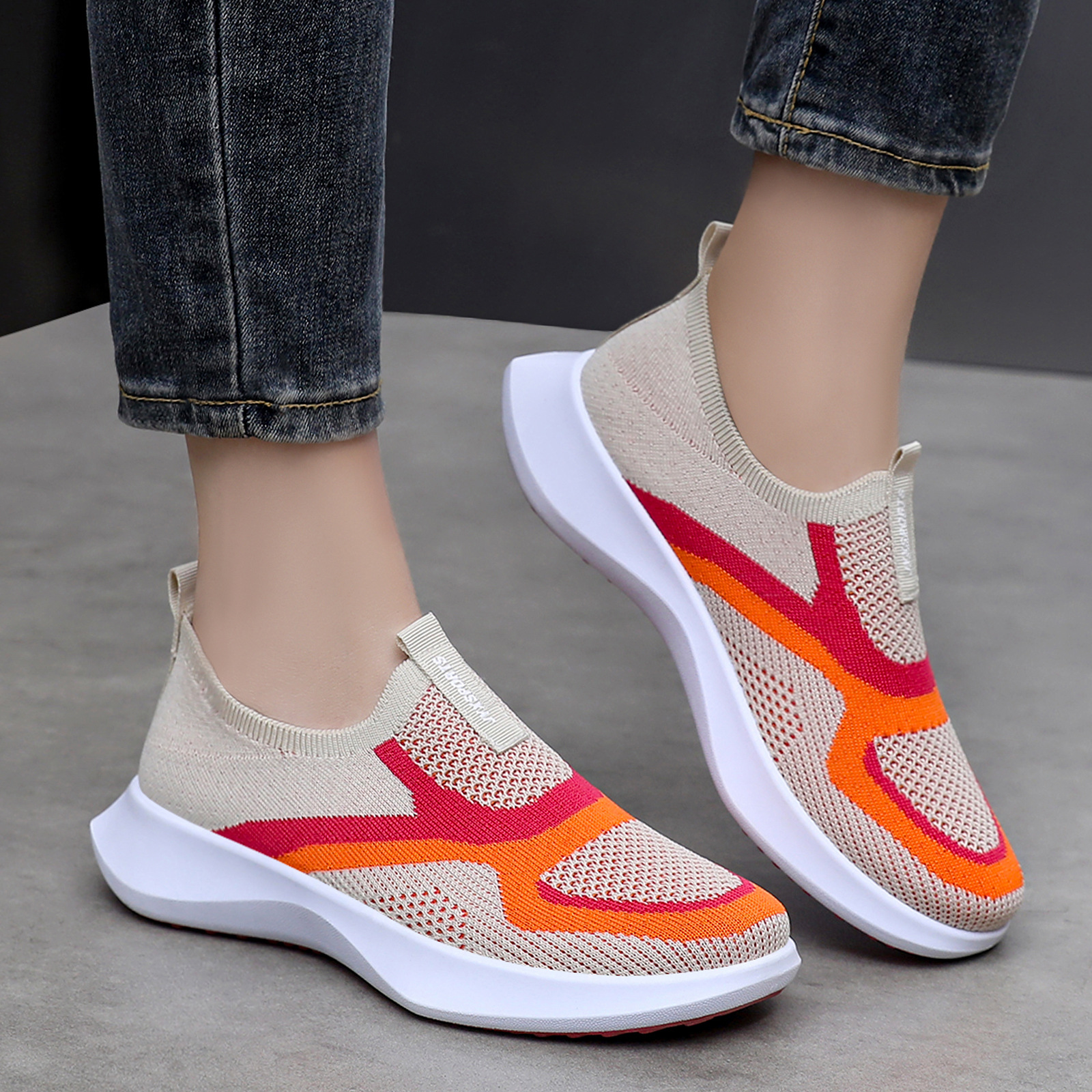 Zapatos casuales de primavera para mujeres, zapatos de tela transpirables, zapatos de tela suave, no cansados, zapatos de tela de un pie.