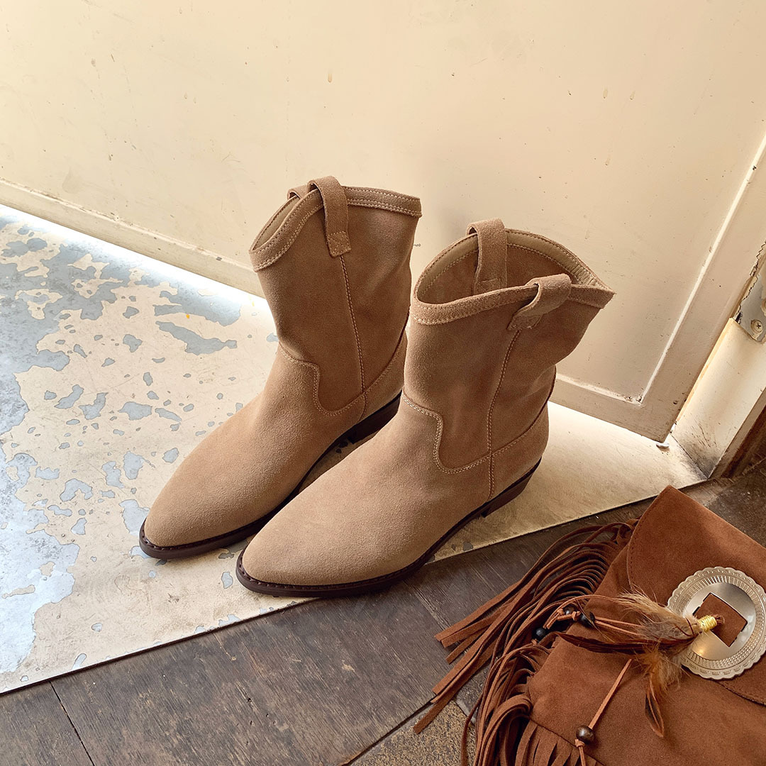 뾰족한 청키 힐 웨스턴 카우보이 부츠 여성용 2022 가을과 겨울 새로운 슬리브 레트로 앵클 부츠 마틴 나이트 부츠