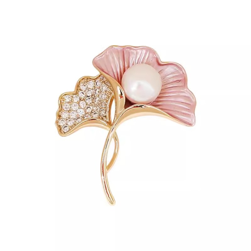 Elegante roze ginkgo blad broche voor dames met parel_voghion.com
