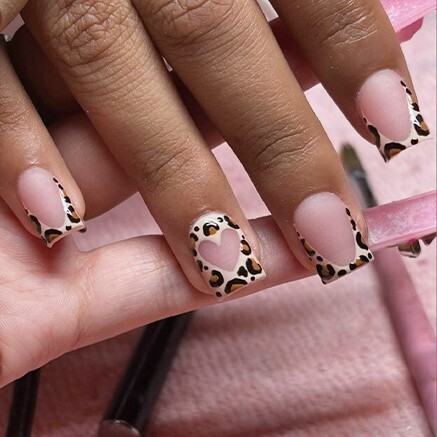 Hollow Heart Nail Pieces Valentine's Day Heart-Shaped Leopard Print Press-On Fake Nails Frosted Texture French Manicure Nail Hollow Heart Nail Pieces Valentine's Day Heart-Shaped Leopard Print Press-On Fake Nails Frosted Texture French Manicure Nail