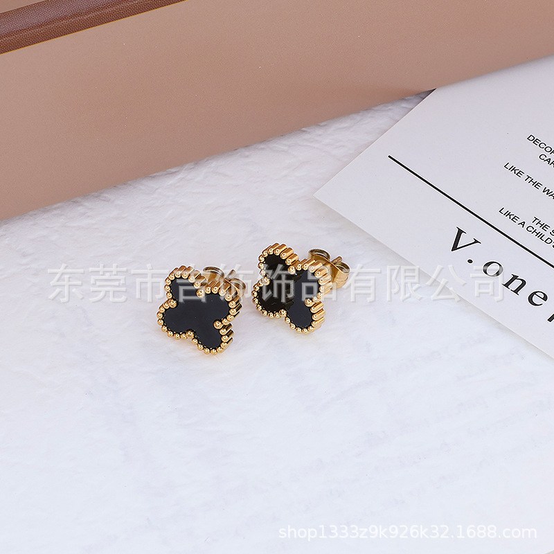 블랙 스터드 귀걸이