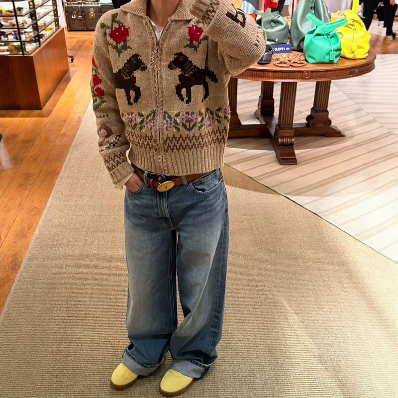 In-Stock High-Quality Early Autumn Sweater with Floral Embroidery Pattern In-Stock High-Quality Early Autumn Sweater with Floral Embroidery Pattern