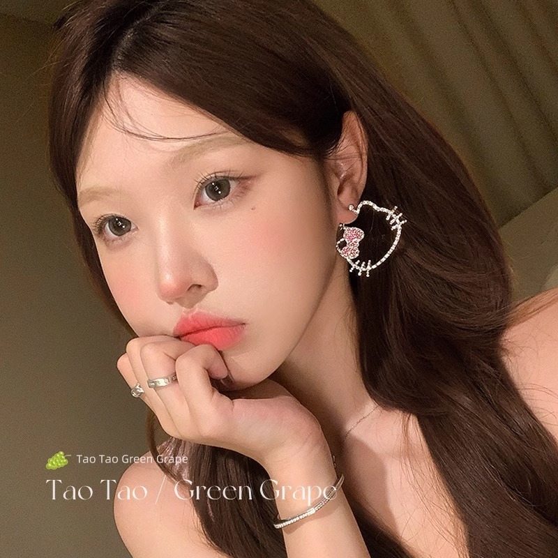 可爱少女HelloKitty碎钻耳环女2025新款方圆脸耳钉独特KT猫耳夸张|undefined