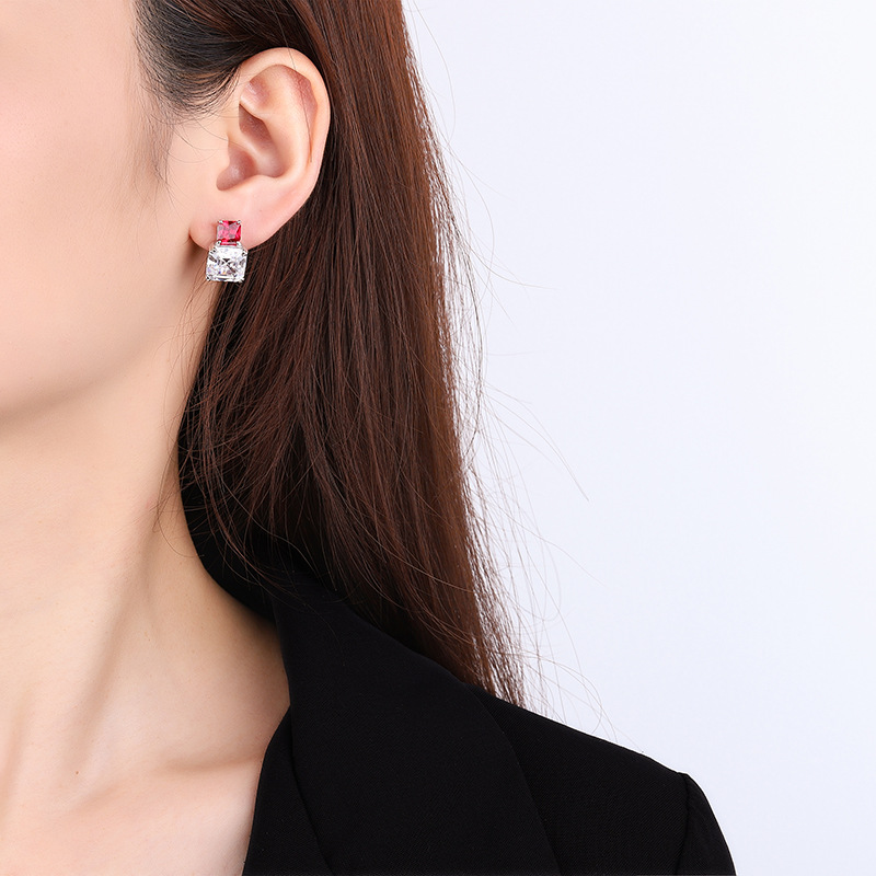 Zhuang Sheng joyería S925 cuerpo entero de plata simulación color tesoro AB princesa cuadrado oído espárragos pendientes hembra 10*10-6*6