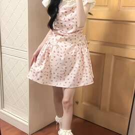 可爱娃娃领碎花泡泡袖假两件设计连衣裙女生夏季新款收腰公主短裙