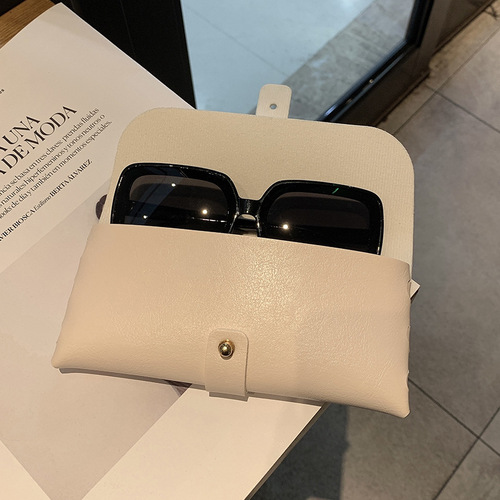 Myopia glasses case retro literary simple glasses bag soft leather ins girl portable sunglasses bag storage bag anti-pressure