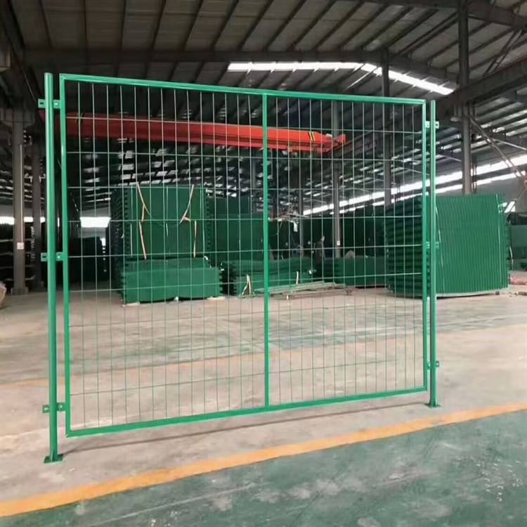 厂家供应批发护栏网电焊网镀锌浸塑电焊网不锈钢片铁丝网