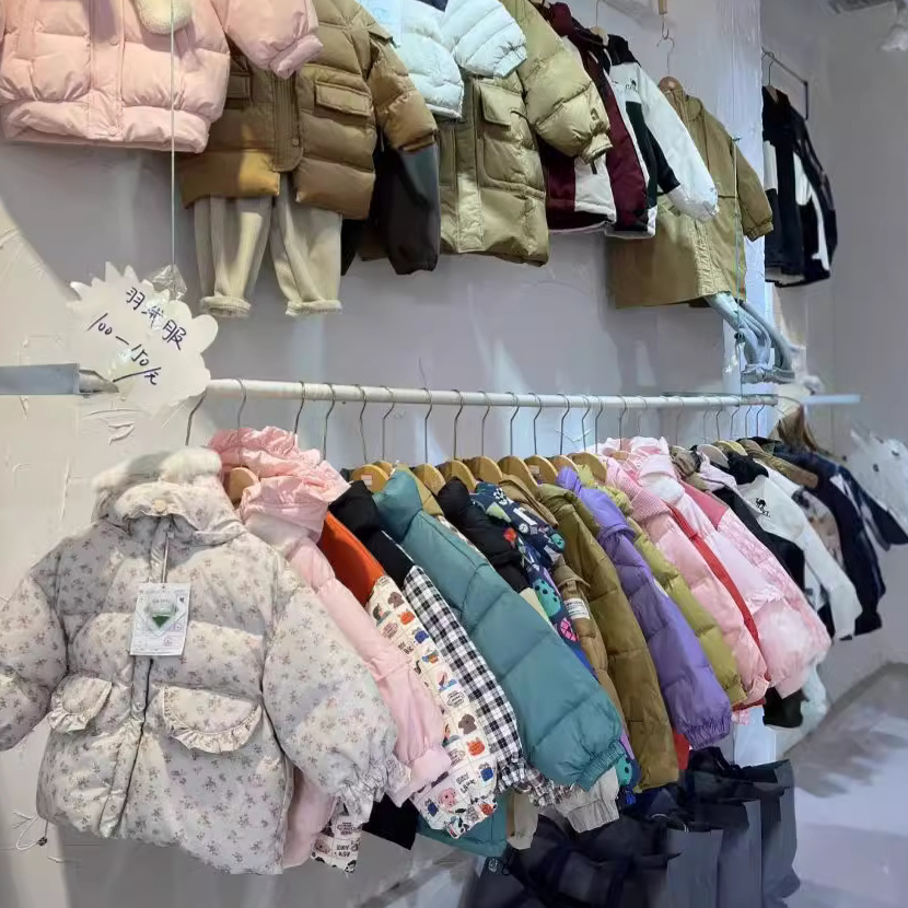 儿童羽绒服批发童装杂款品牌折扣一手货源吧拉巴啦史努比尾款清货