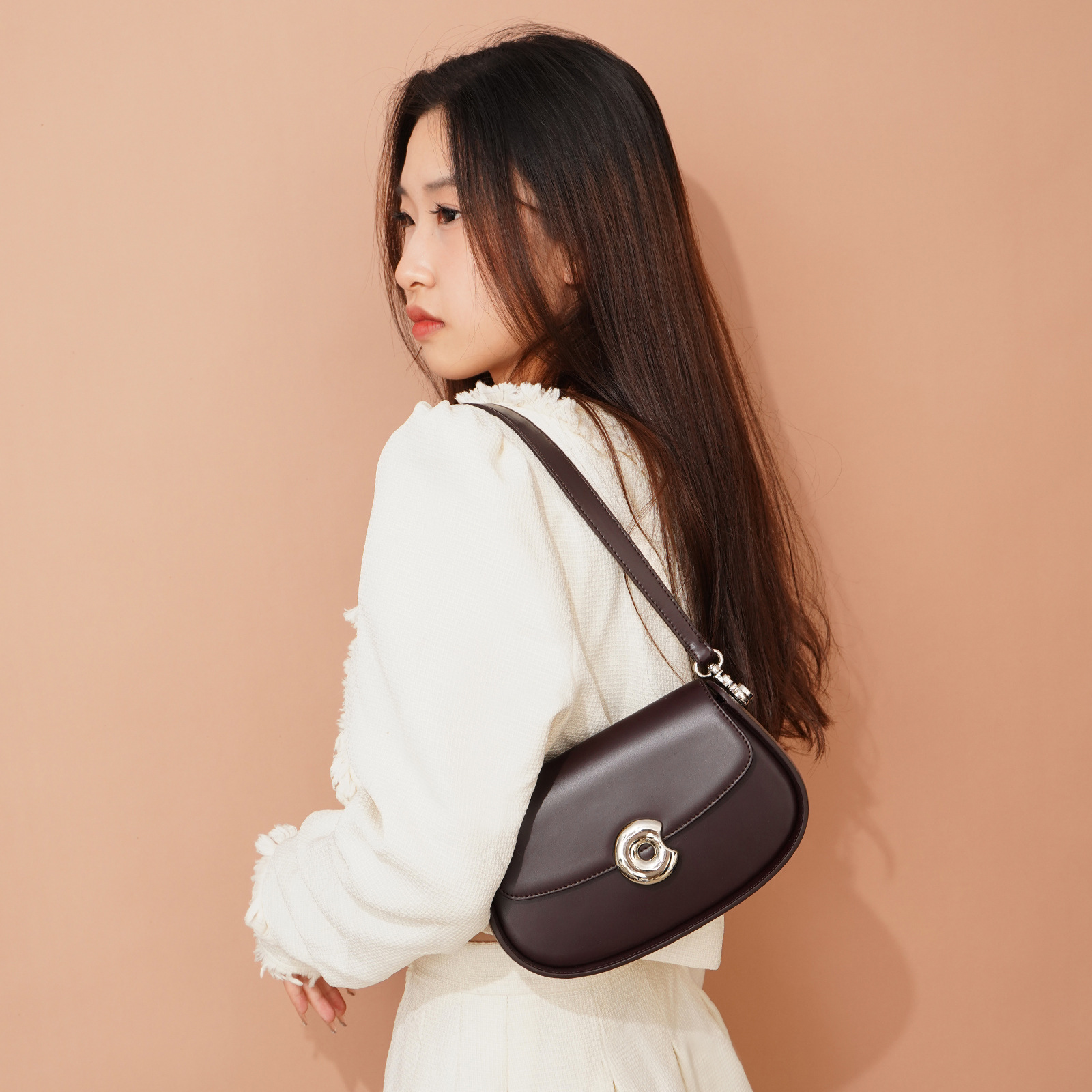 Niche Design Autumn And Winter Semi-circular Saddle Bag High-end Fashion Retro Hand-held Shoulder Messenger Bag For Women