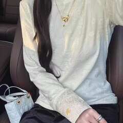 軽豪華国風金2025春の新中国式の底のシャツの上着の刺繍の工芸の洋風の気前が良い女性