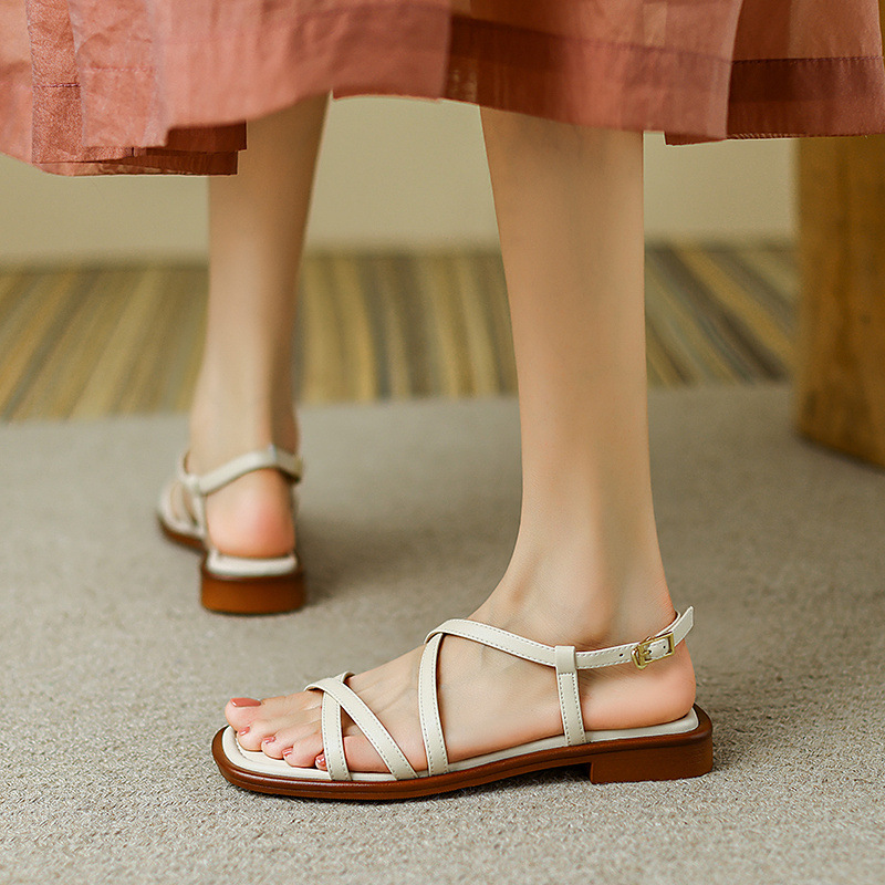 Sandal La Mã quai ngang đế bệt dây nhỏ hở ngón — Màu nâu