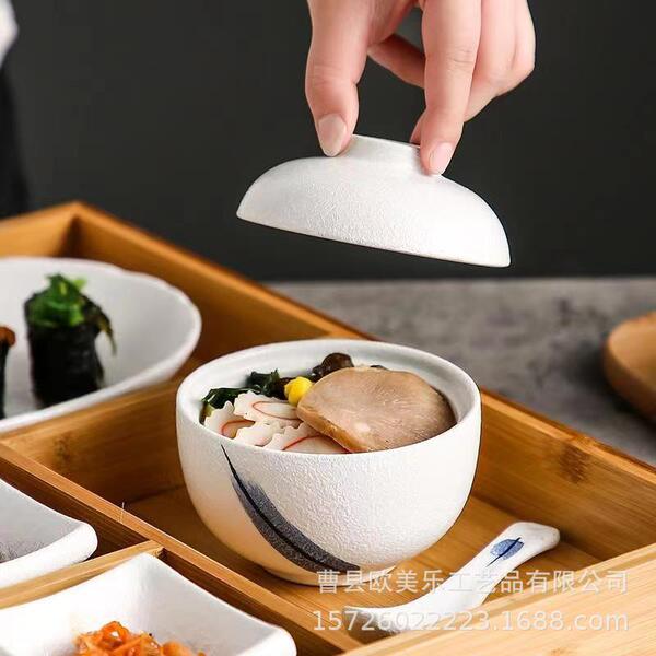 Japanese -style homestay breakfast tray confinement club