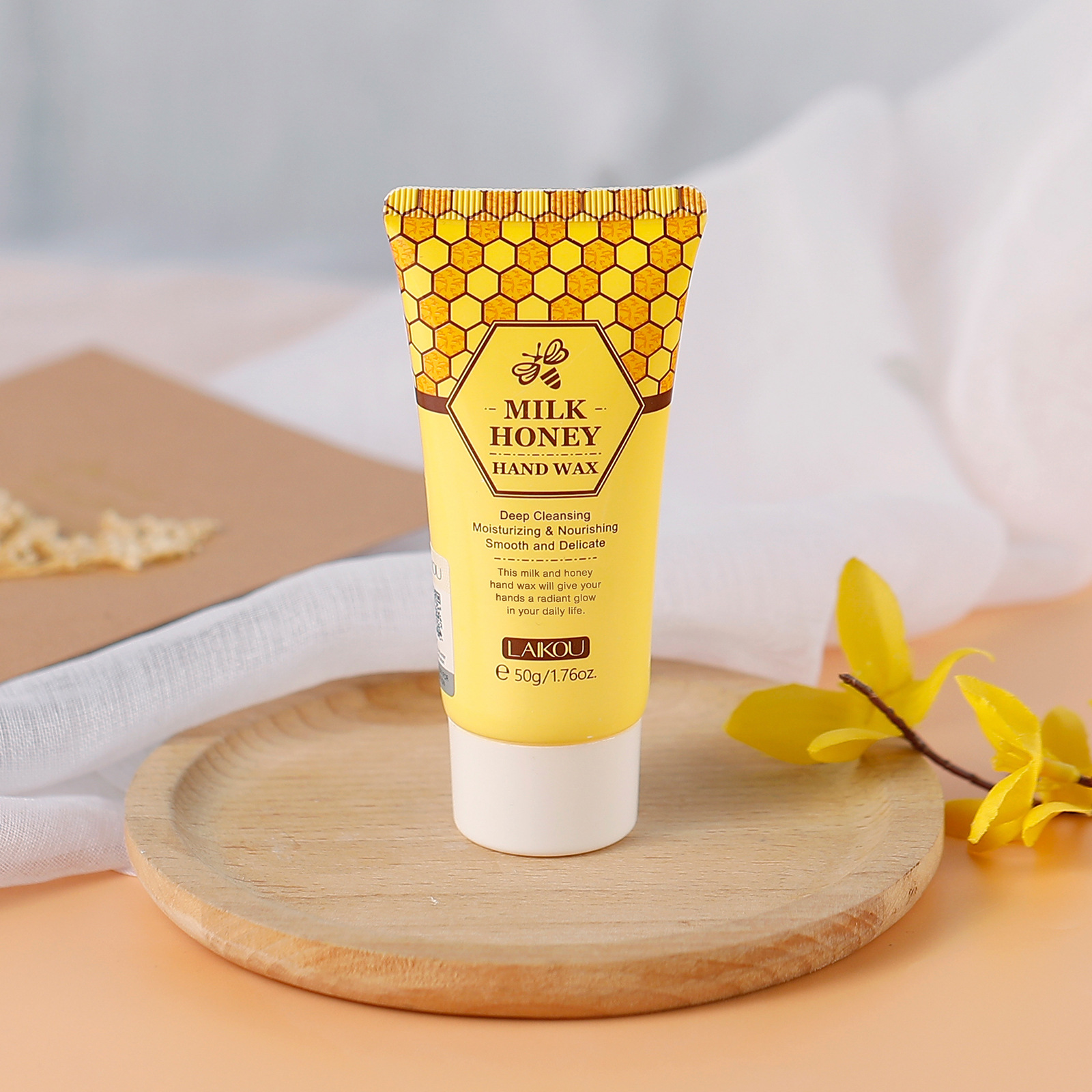 Cross-border English version LAIKOU Honey Milk Hand Wax 50g Hand Mask Moisturizing, hydrating and hydrating Autumn and winter manufacturer in stock undefined