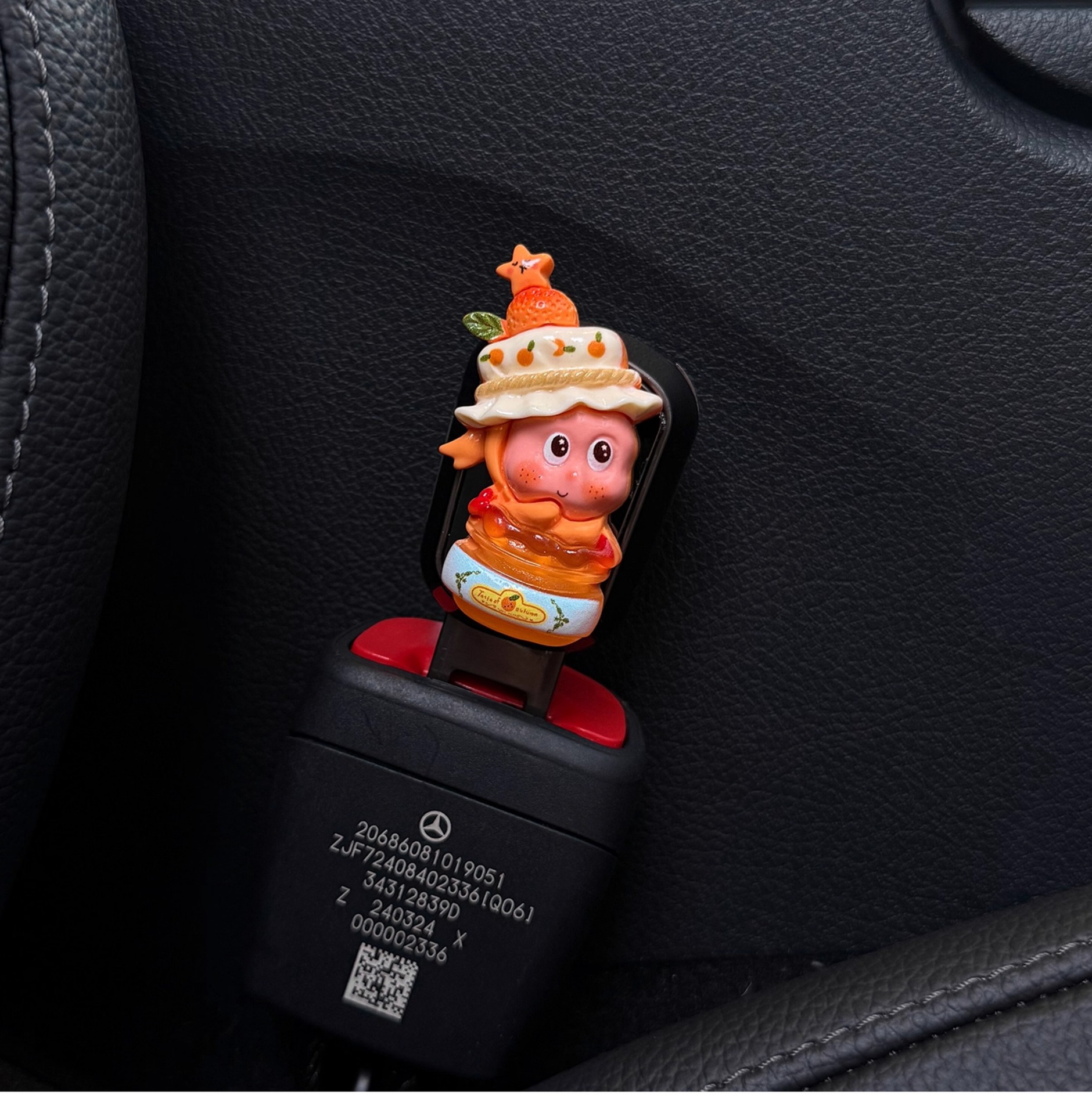 Cute Car Safety Plug with Buckle, Passenger Card Slot Plug, Car Rear Seat Extender Connector, Safety Belt
