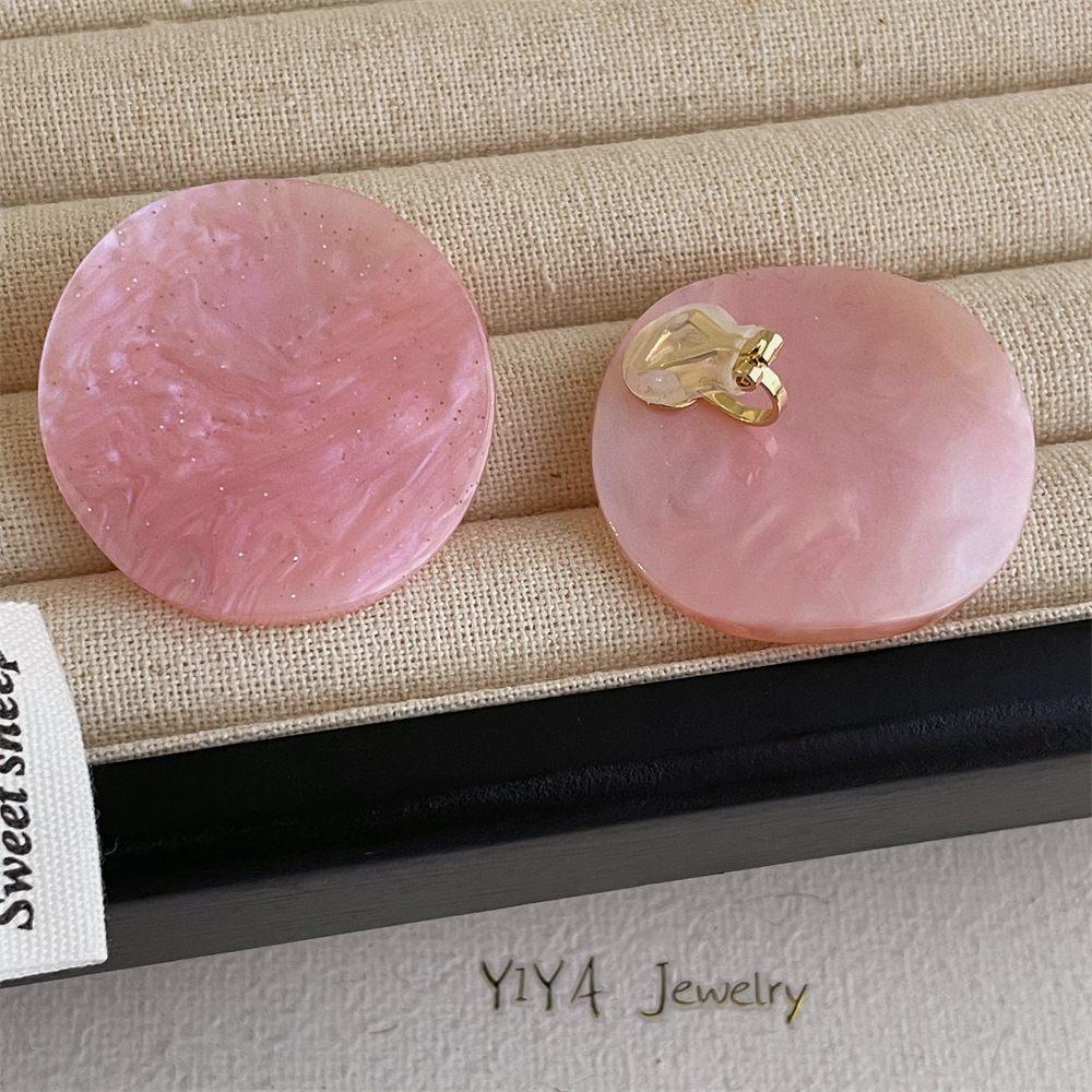 이어클립 스타일 다크 핑크