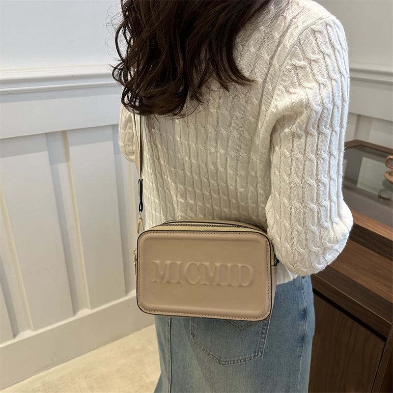 Tendencia simple bolso pequeño otoño / invierno 2024 nuevo estilo de moda impresión de letras bolso de hombro casual versátil mochila