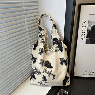 �������LҸ�r�а�Ů����ʽ���w�ں������������e������ˇ������