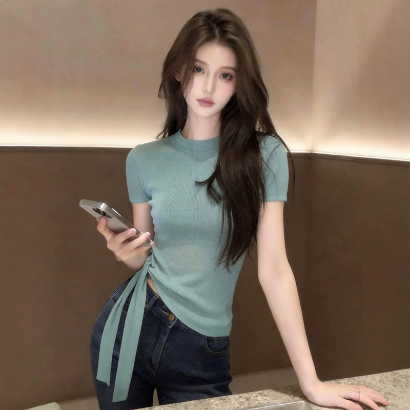 Unique and Exquisite Mint Green Short-Sleeved Knitwear for Women 2026 Summer New Design with Straps and Slim Fit T-Shirt Top