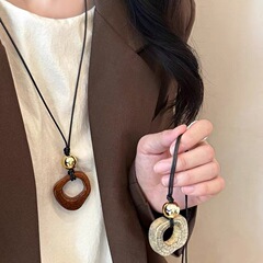 幾何学的な正方形のラクダの骨ペンダントネックレス、女性用、インスタ映え、個性的なデザイン、ロング丈のセーターチェーン、万能なアクセサリー