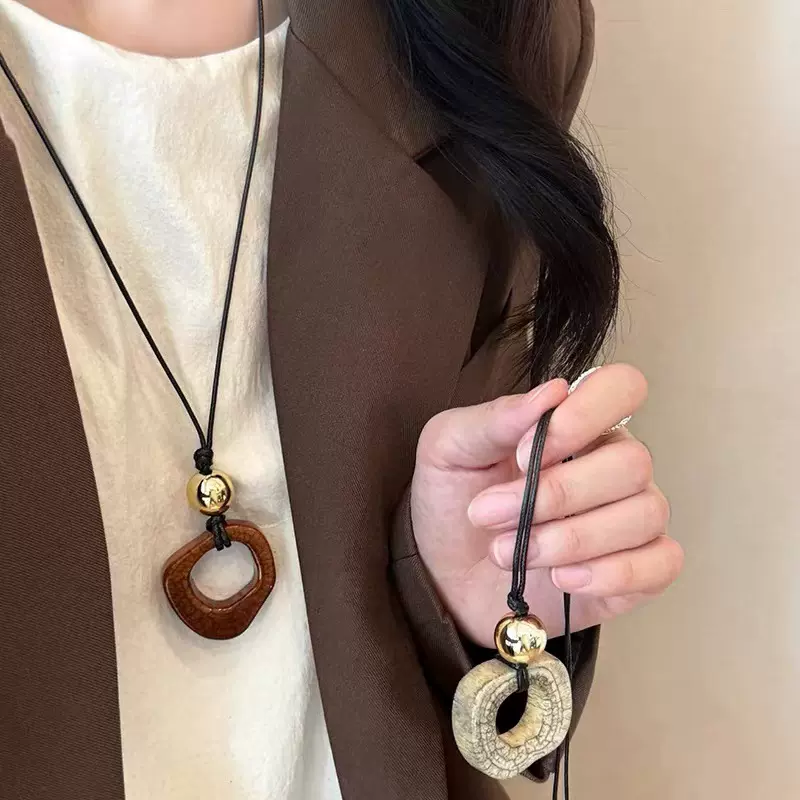 几何方形骆驼骨吊坠项链女ins小众设计感长款毛衣链秋冬百搭配饰
