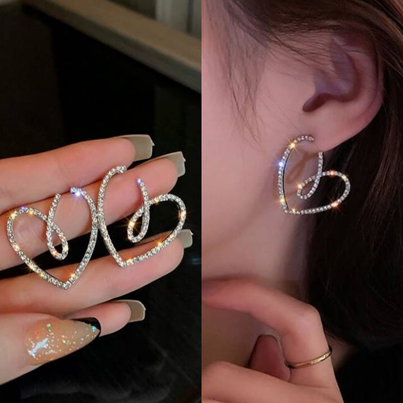 brand elegant small design earrings